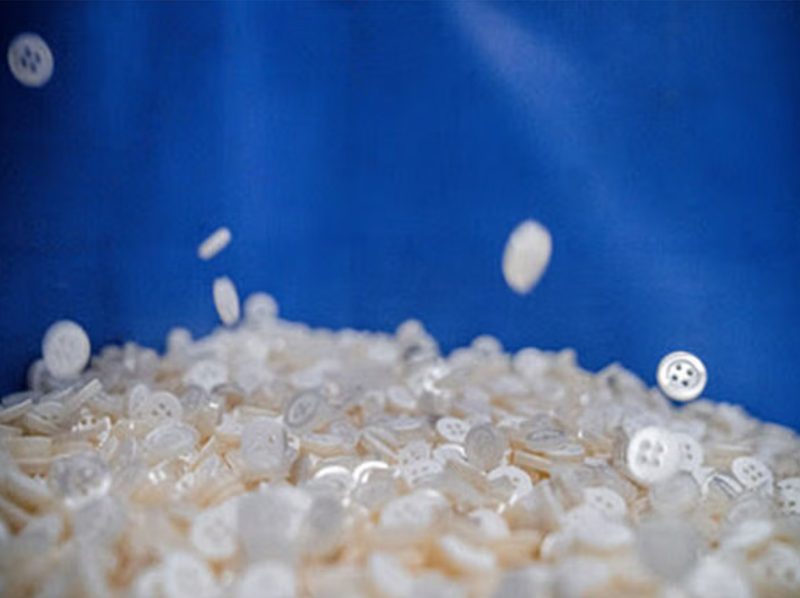 Recycled plastic collected by waste pickers turned into 152 million buttons